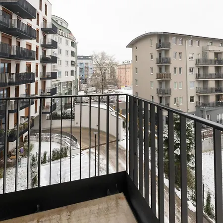 Apartment Spychalskiego - Parking, Balcony, Air Con - By Rentujemy Poznan