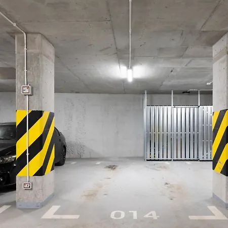 Апартаменти Spychalskiego - Parking, Balcony, Air Con - By Rentujemy