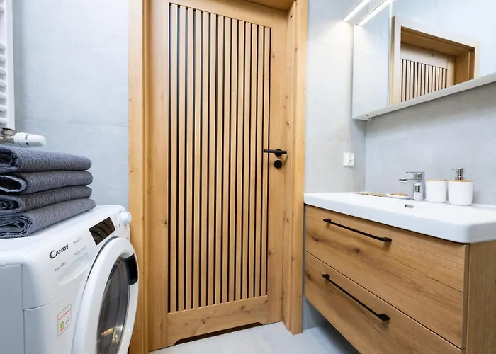 Apartment Spychalskiego - Parking, Balcony, Air Con - By Rentujemy *